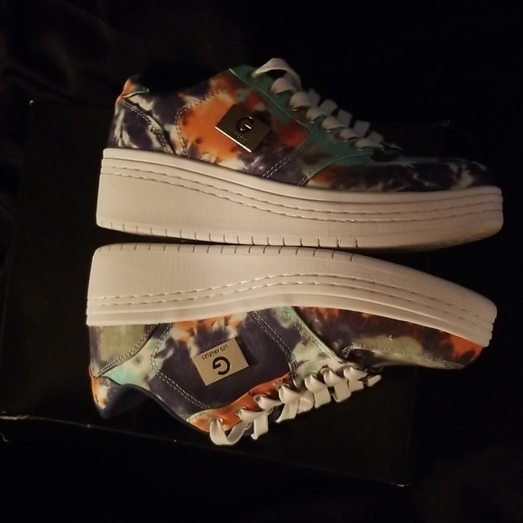 Guess Tie Dye Sneakers - Picture 11 of 16